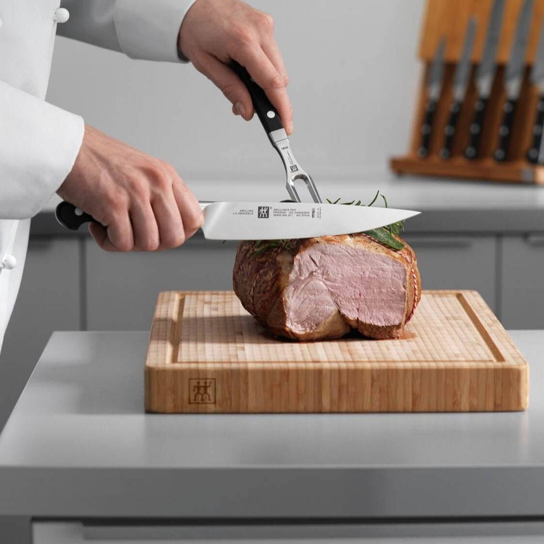 ZWILLING Pro - vidlička a nôž na mäso z nerezovej ocele