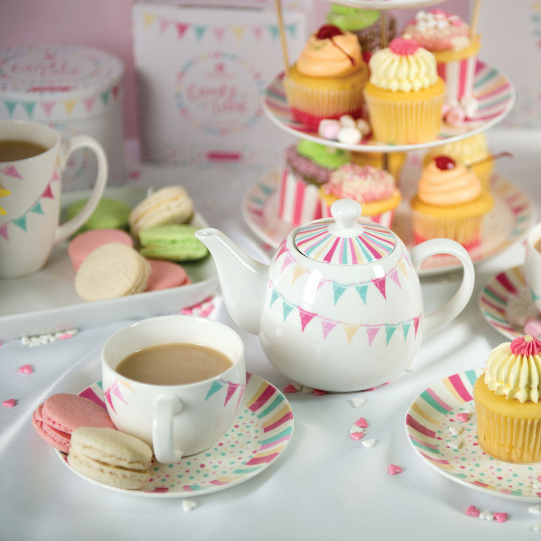 Porcelánový šálek na kávu a čaj s podšálkem ASHDENE CANDY LANE bílý 250 ml