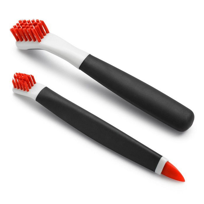 OXO Good Grips 2 ks. - kartáčky na čištění spár a štěrbin
