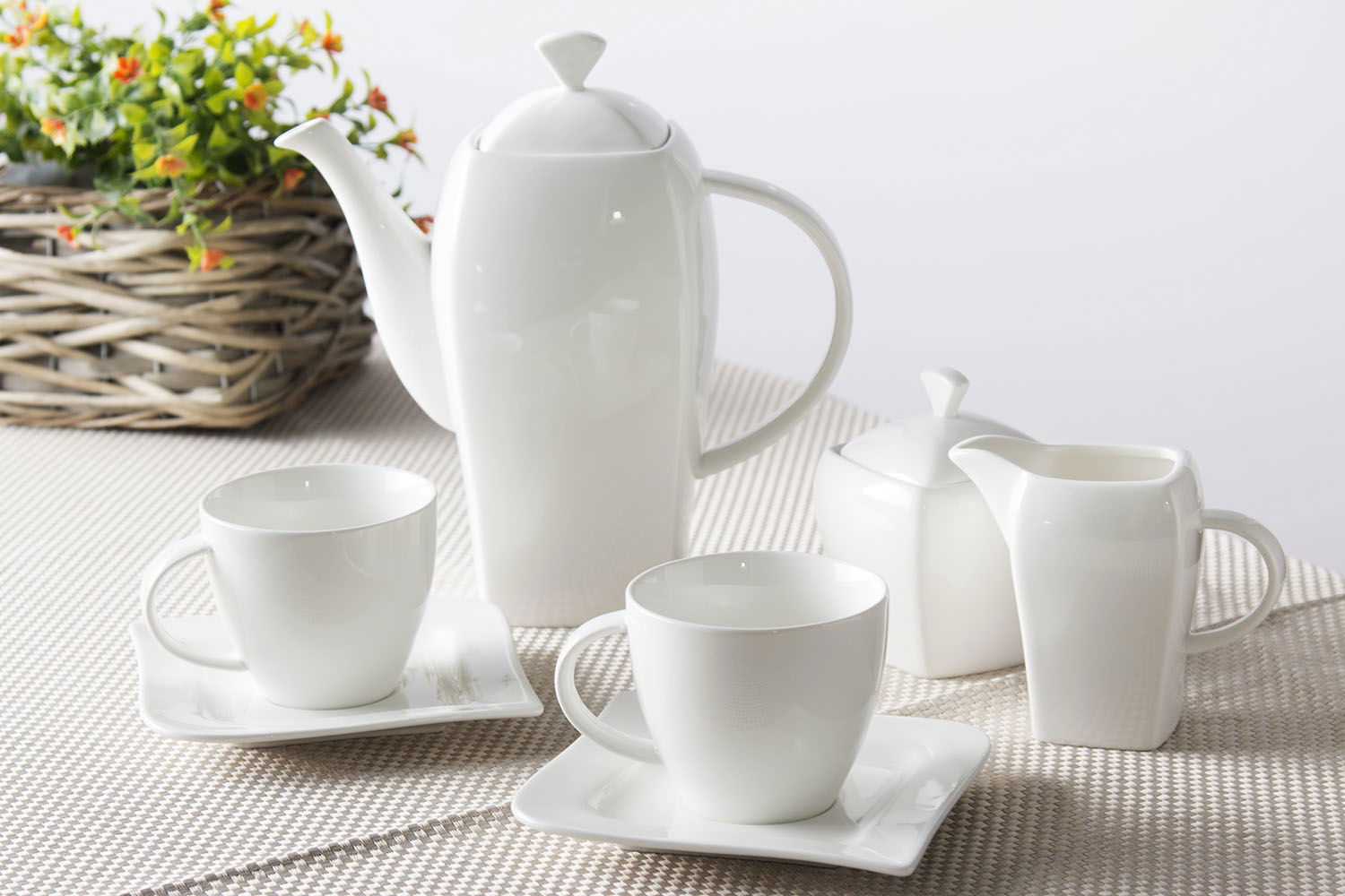 Porcelánový kávový servis AMBITION WAVE BÍLÝ pro 6 osob (17 ks)