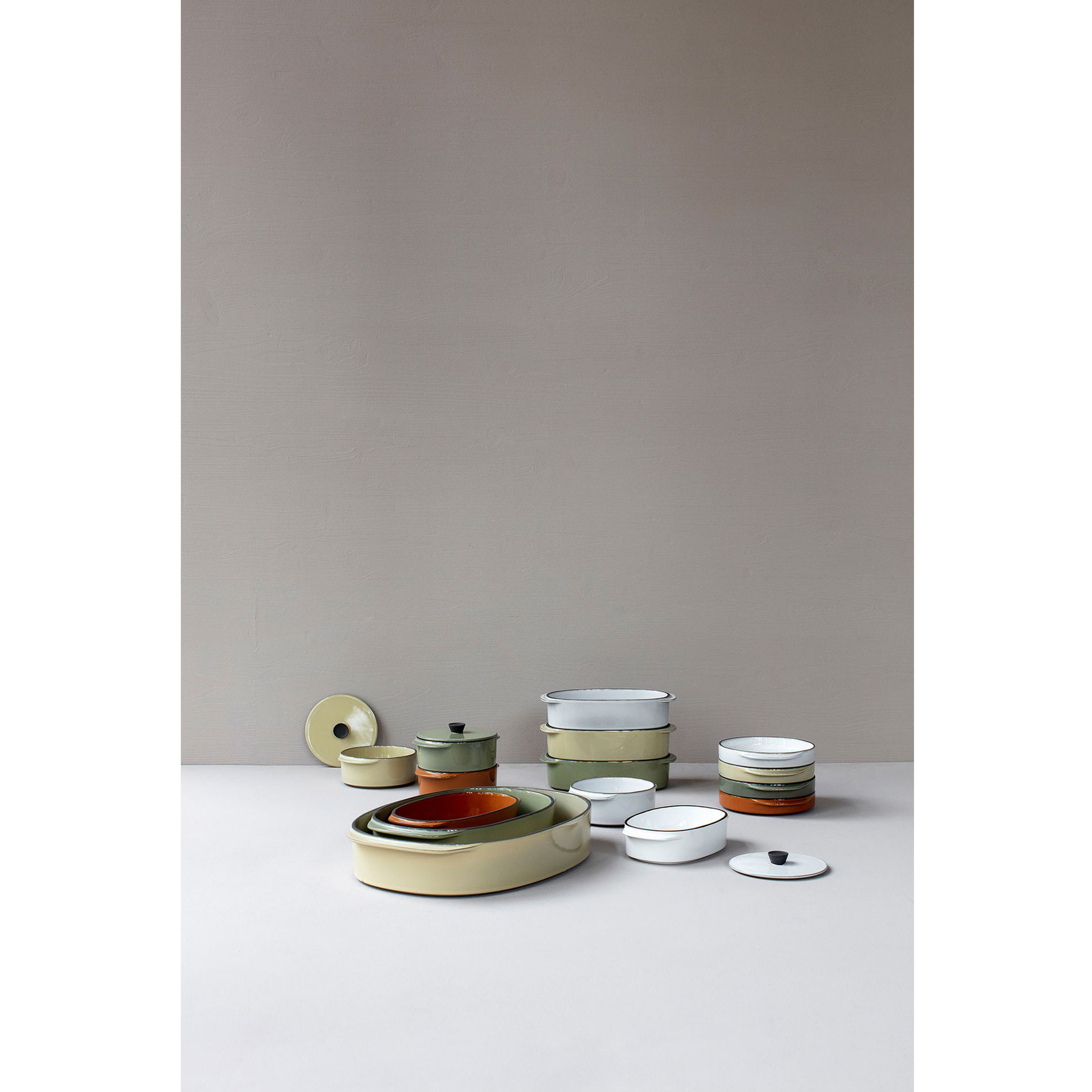 REVOL Caractere Biela Oblak 34 x 25 cm - žiaruvzdorná pekáč na pečenie z porcelánu