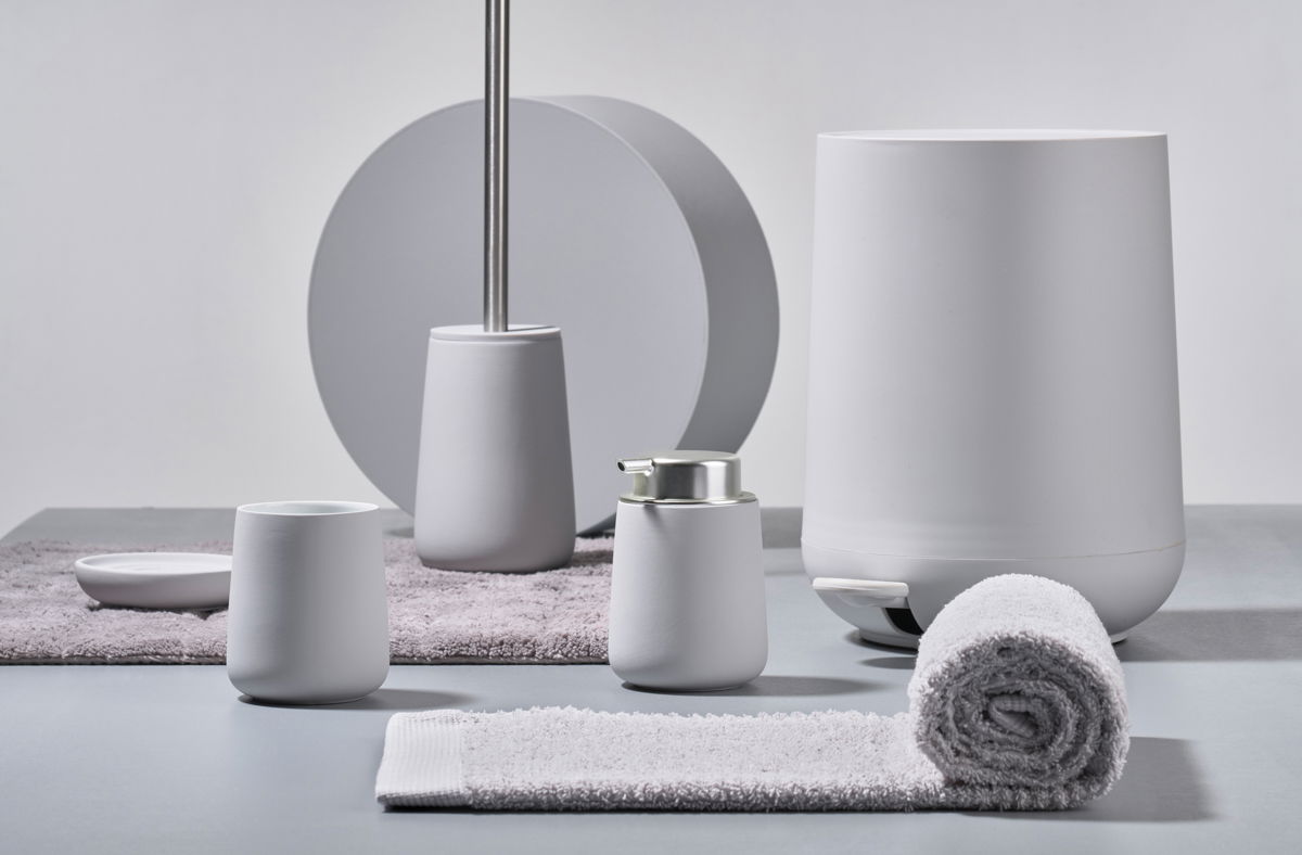 ZONE DENMARK Nova - porcelánový koupelnový hrníček na zubní kartáčky
