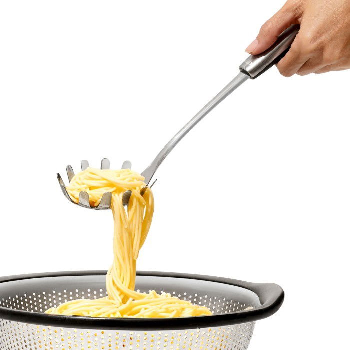 OXO Steel 32 cm - nerezová lžíce na špagety / těstoviny
