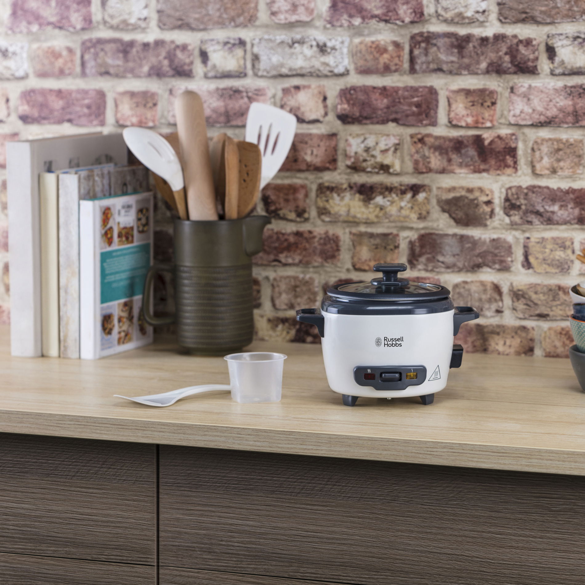 RUSSELL HOBBS Malý ryžovar 200 W biely - elektrický oceľový hrniec na varenie ryže