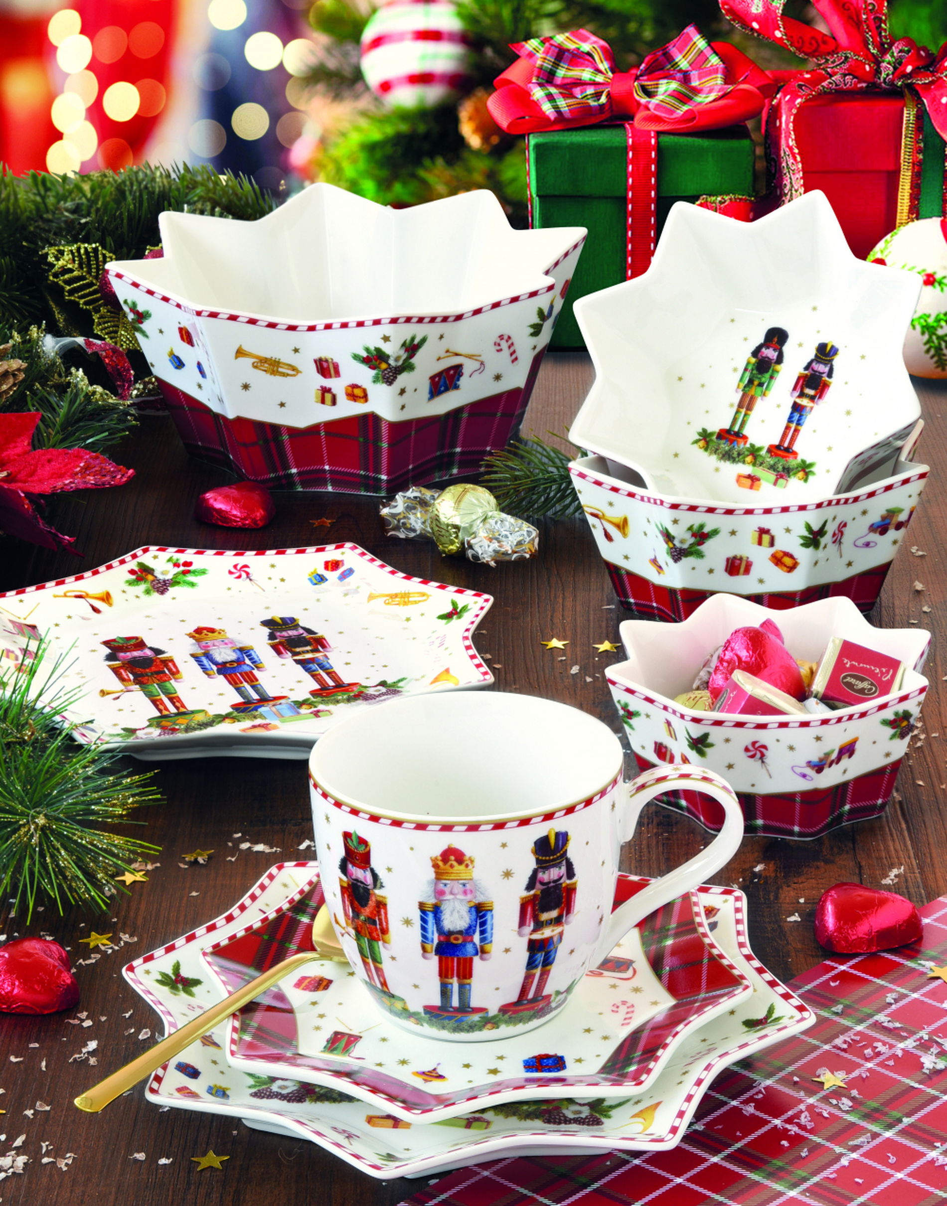 VINTAGE NUTCRACKER porcelánový talíř 35 x 23 cm