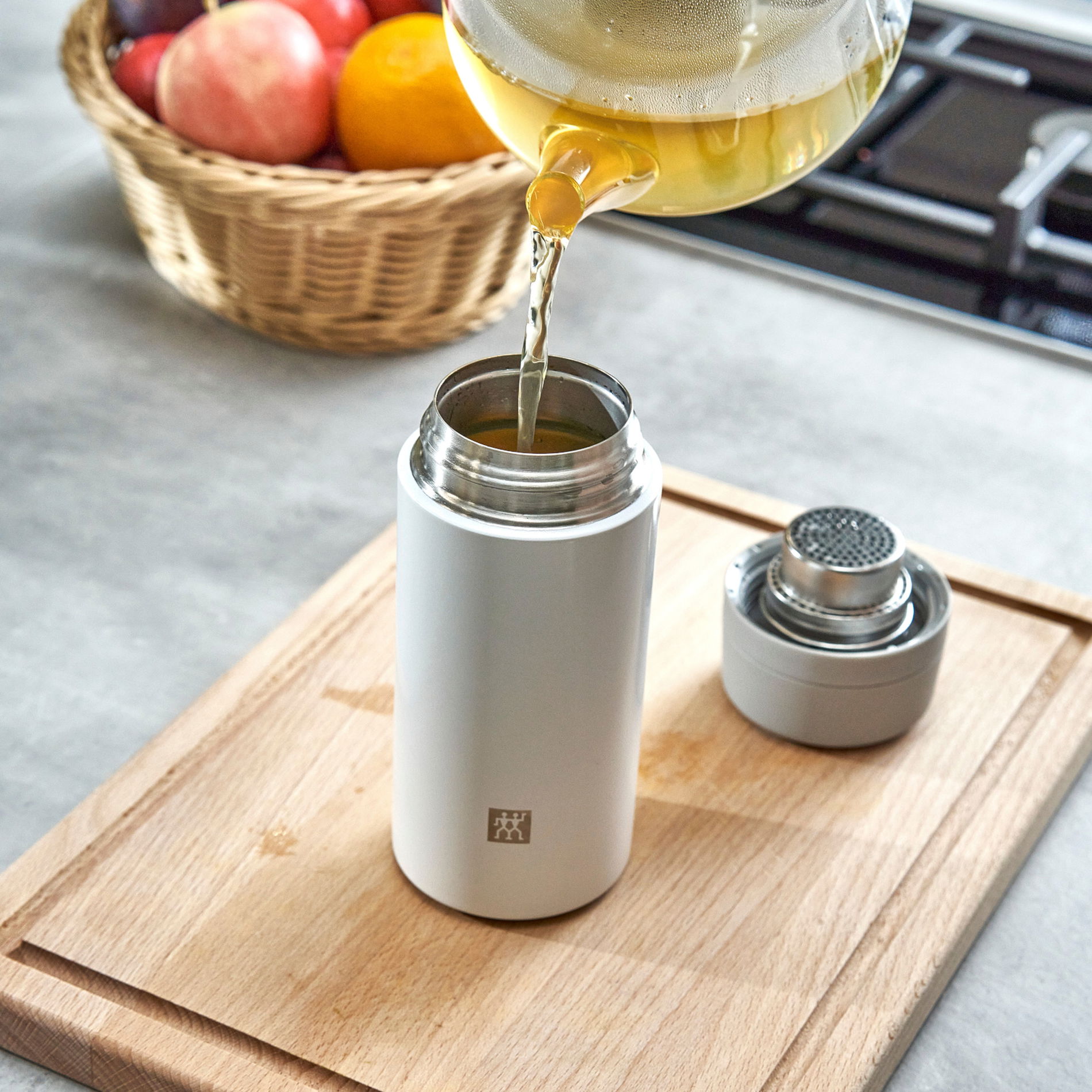 ZWILLING Thermo 420 ml biely - termo pohár z nerezovej ocele s čajovým infúzerom