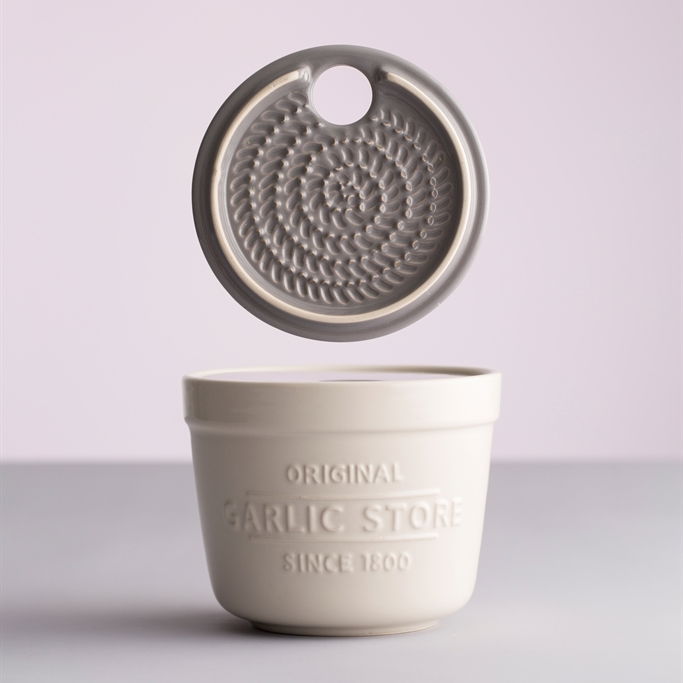 MASON CASH Innovative Kitchen biely - keramická nádoba na cesnak s strúhadlom