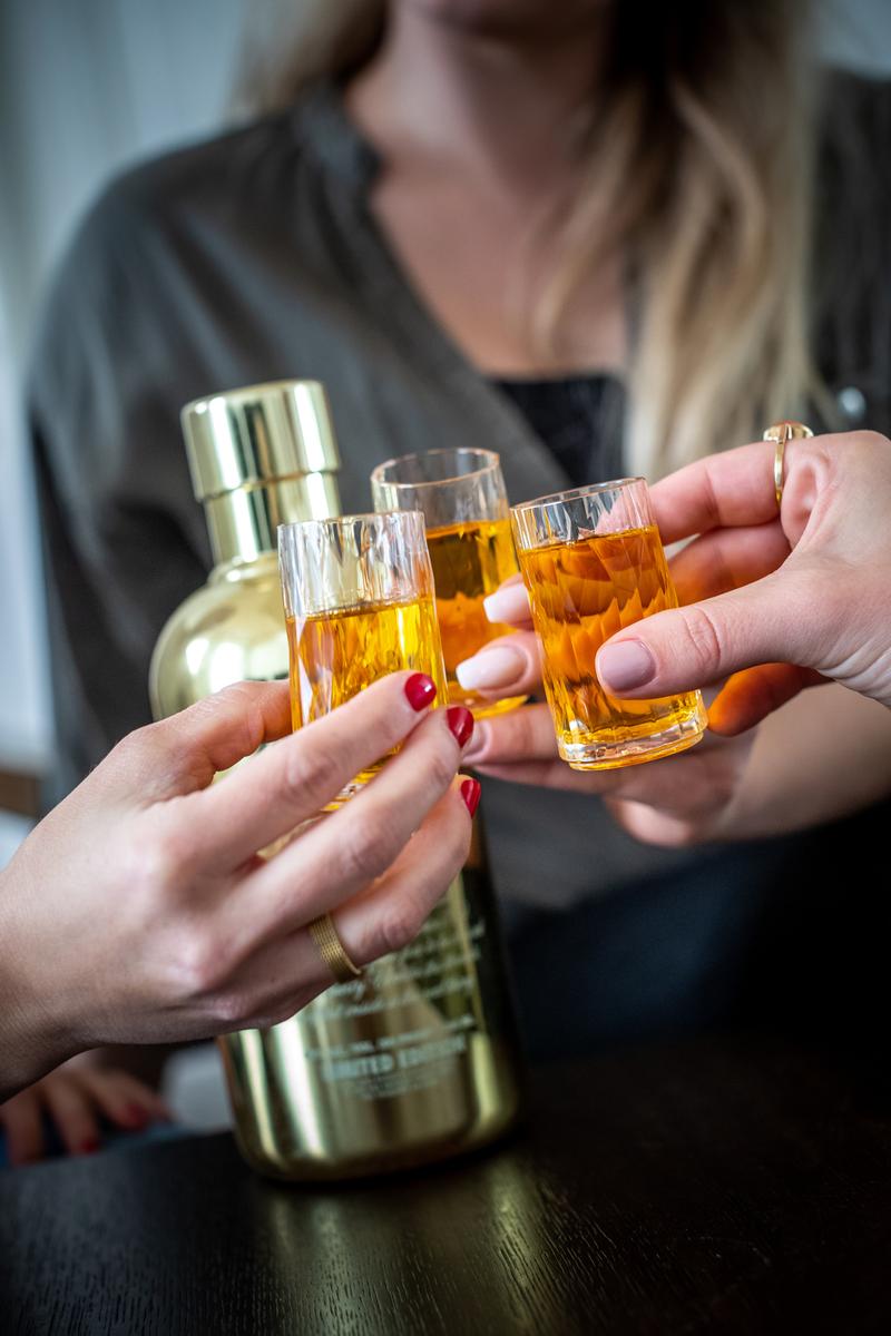 KOZIOL Club 40 ml 4 ks. - sklenice na vodku