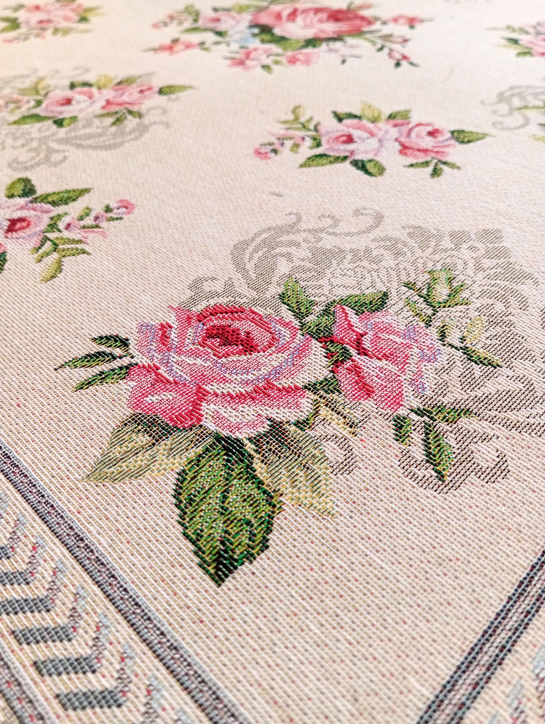 Štvorcový gobelínový obrus JEDEKA ORIENT ROSE 100 x 100 cm