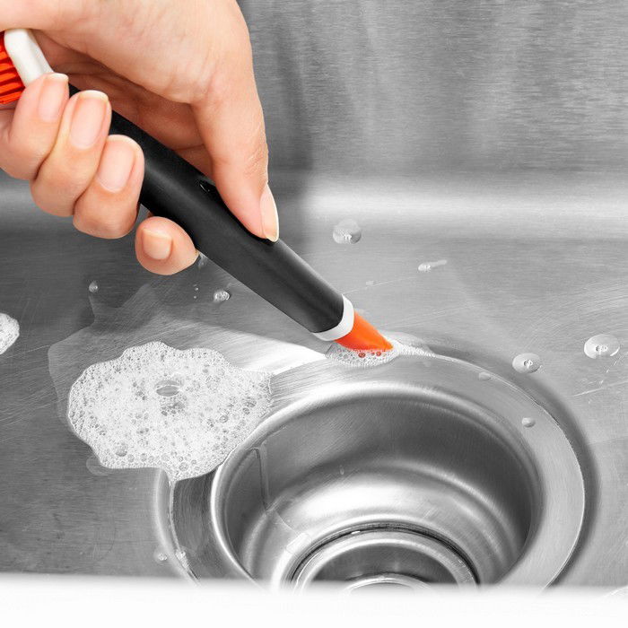 OXO Good Grips 2 ks. - kartáčky na čištění spár a štěrbin