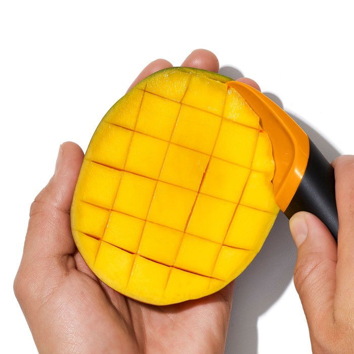 OXO Good Grips - krajalnica do mango 2w1