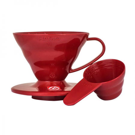 HARIO Dripper V60-01 červený – plastový dripper na kávu s měrkou