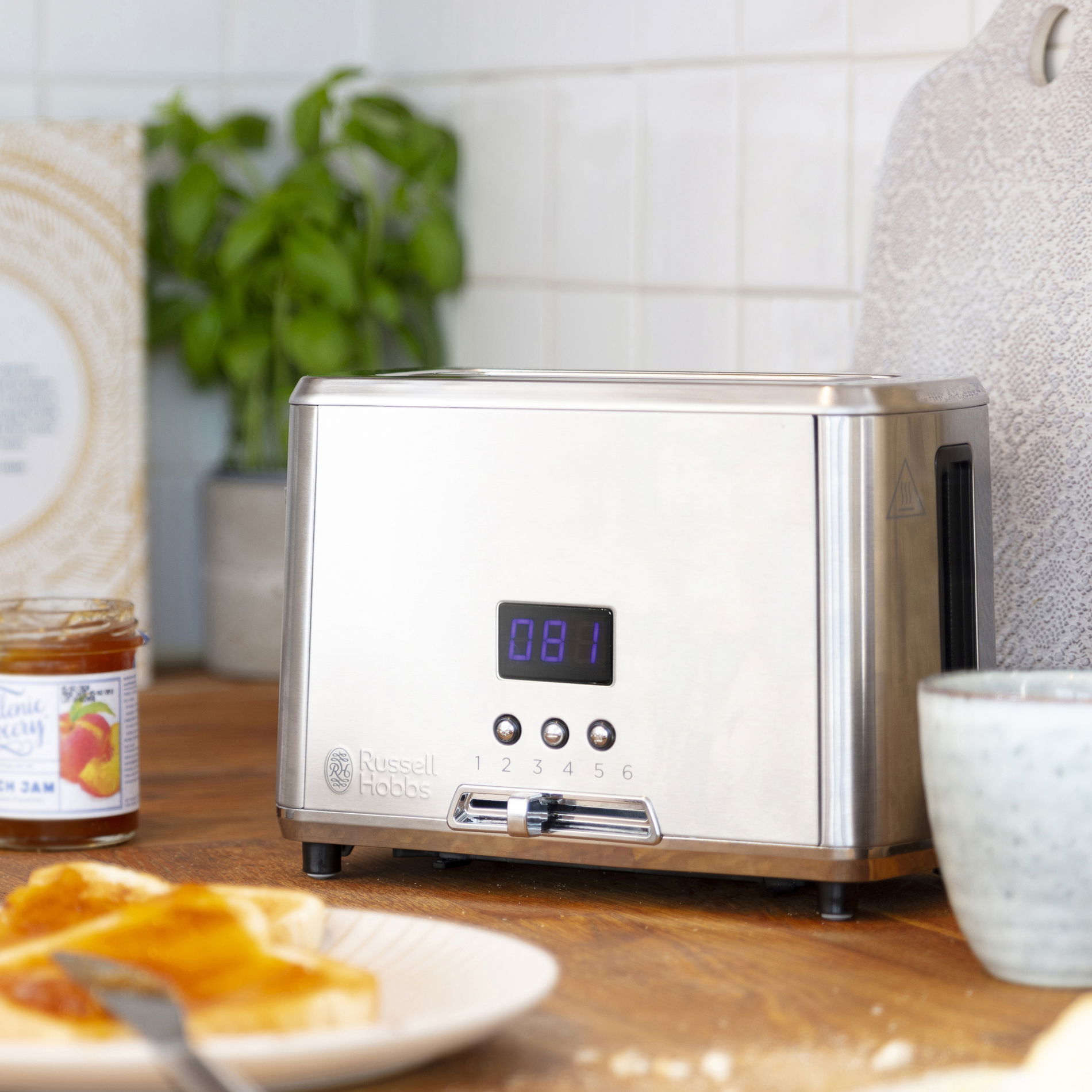 RUSSELL HOBBS Compact Home Brushed Toaster 820 W – nerezový, elektrický toustovač/topinkovač