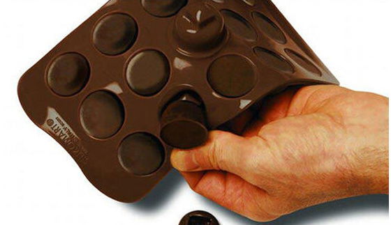 Silikonová forma na 15 čokolád SILIKOMART CHOCO WINTER HNĚDÁ