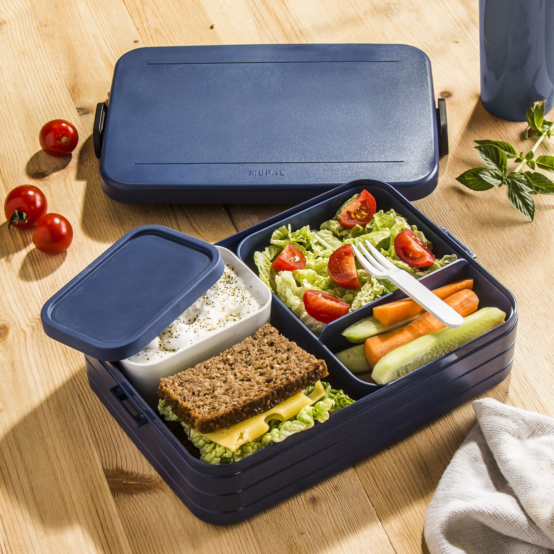 MEPAL Take a Break modrý 1,5 l - plastový lunch box se dvěma nádobami a vidličkou