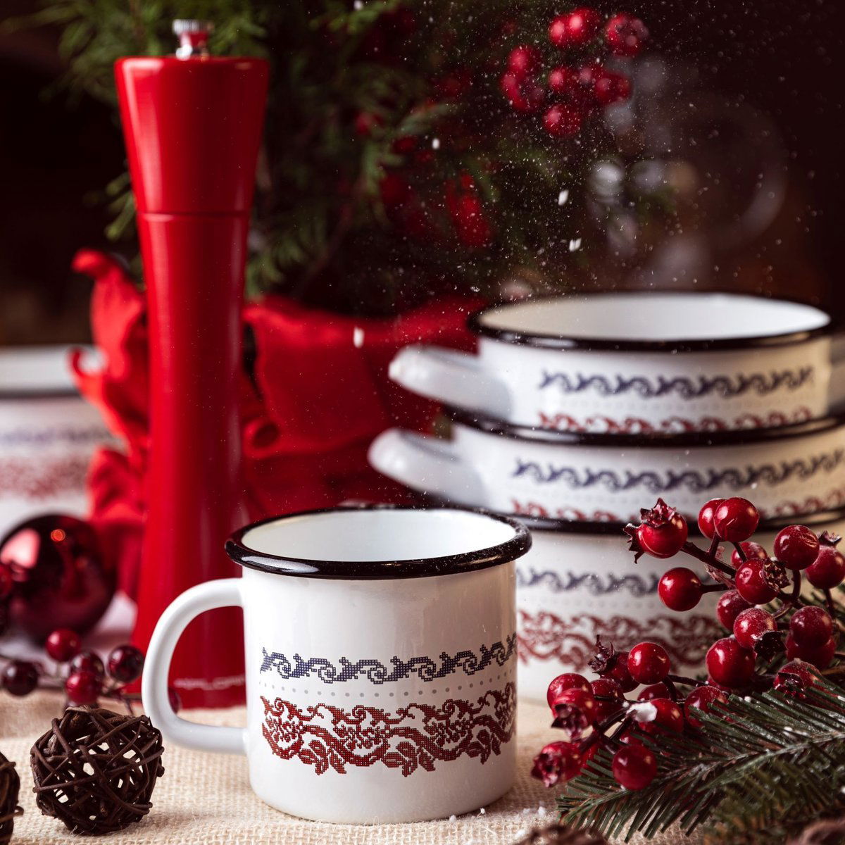 Smaltovaný hrnec EMALIA POLSKA PLESZEW VERRY MERRY STRAIGHT bílý 3,55 l