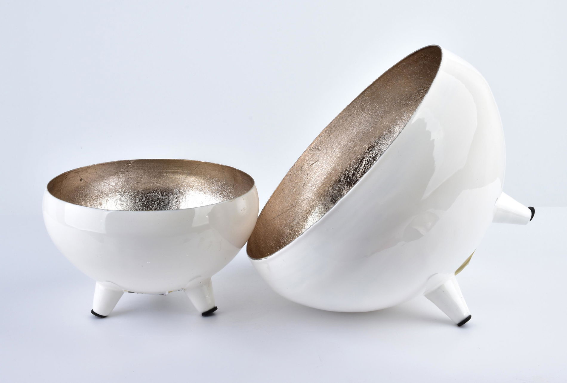 Kovová, ozdobná miska MONDEX ANISHA WHITE M BÍLÁ 22 cm