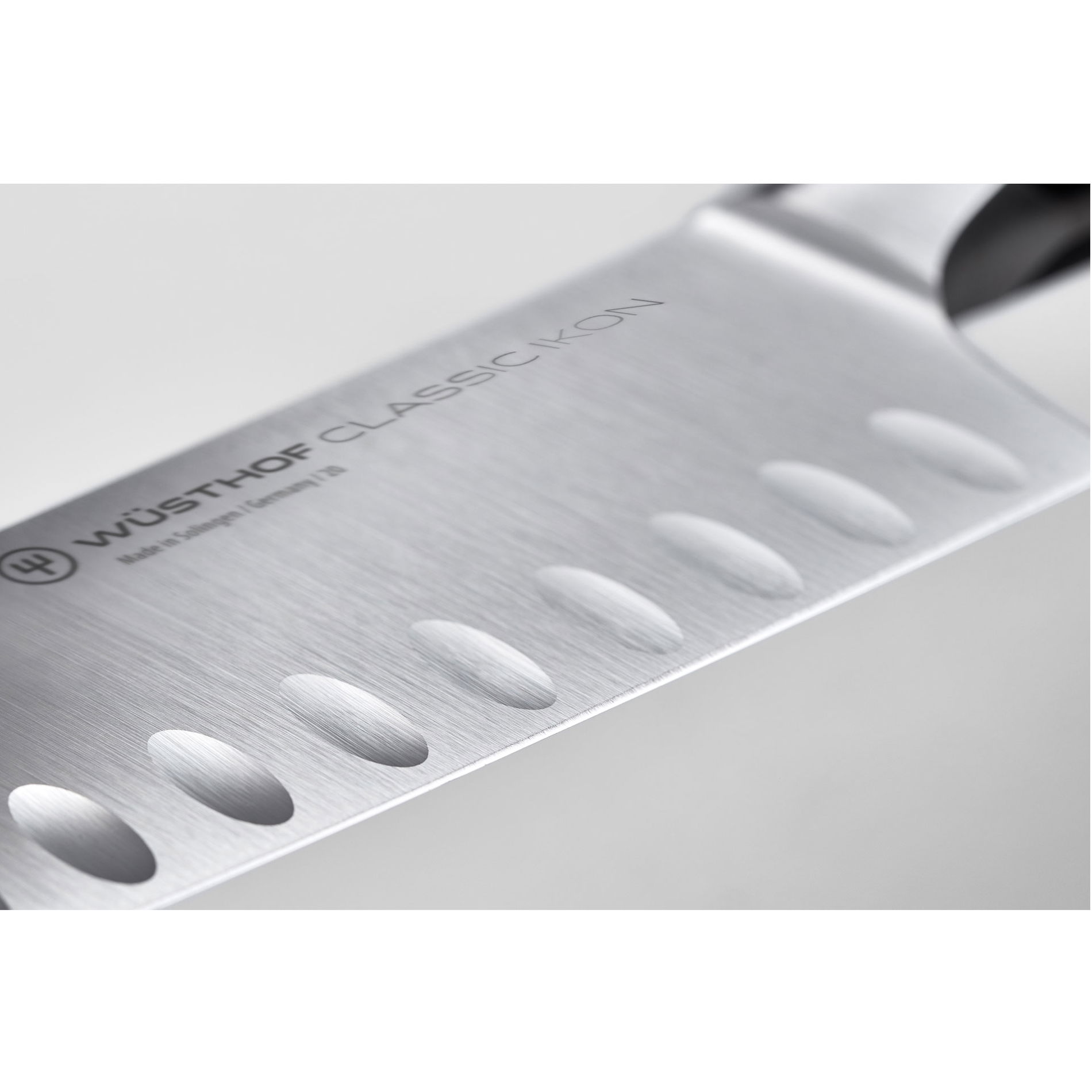 WÜSTHOF Classic Ikon 17 cm - nóż japoński Santoku ze stali nierdzewnej