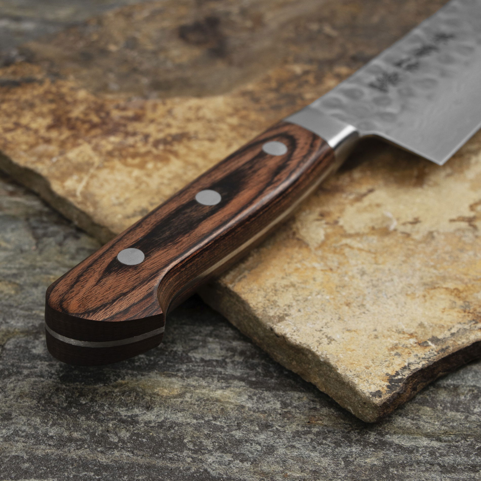 KANETSUNE SEKI 900 18,5 cm - japonský nůž Santoku z nerezové oceli