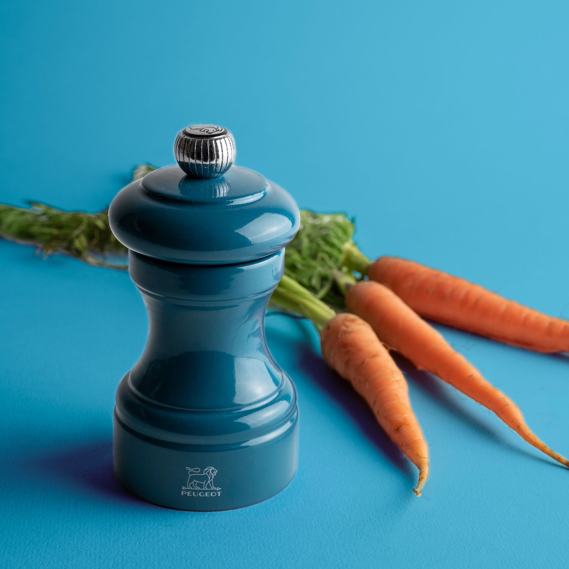 PEUGEOT Bistrorama Pacific Blue 10 cm modrý - drevený ručný mlynček na korenie