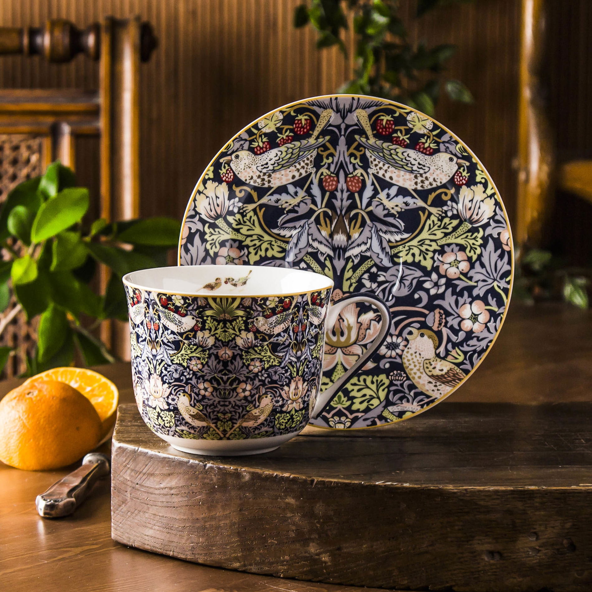 DUO Art Gallery By William Morris Strawberry Thief 450 ml wielokolorowa - filiżanka do kawy i herbaty porcelanowa ze spodkiem