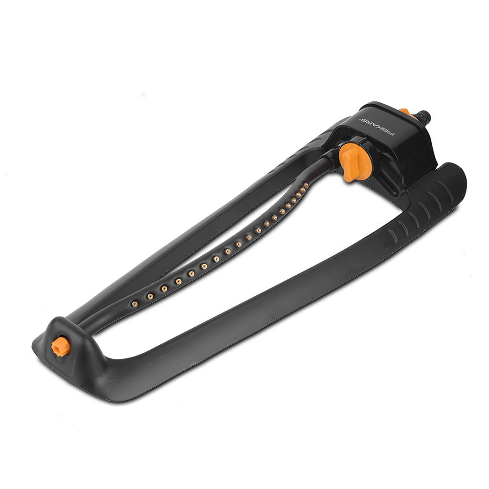 FISKARS Sprinkler L čierny - záhradný kyvadlový zavlažovač na trávnik