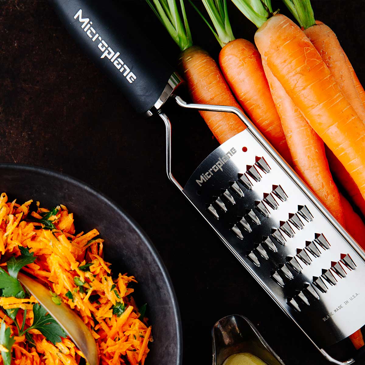 MICROPLANE Gourmet Fine Julienne 30,5 cm - nerezové ruční struhadlo na zeleninu a sýr
