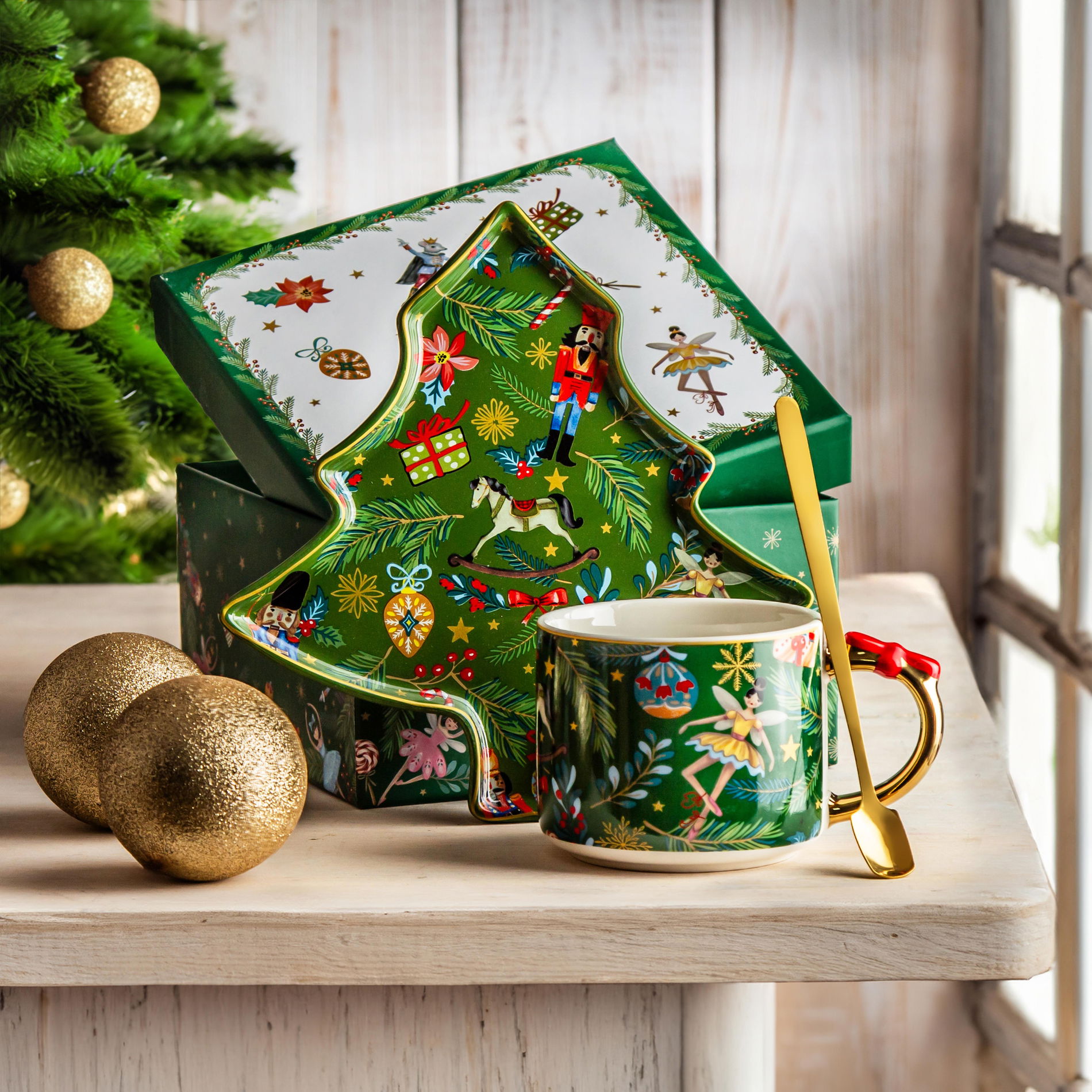 Vianočná porcelánová šálka s podšálkou a lyžičkou DUO CHRISTMAS SPIRIT 280 ml
