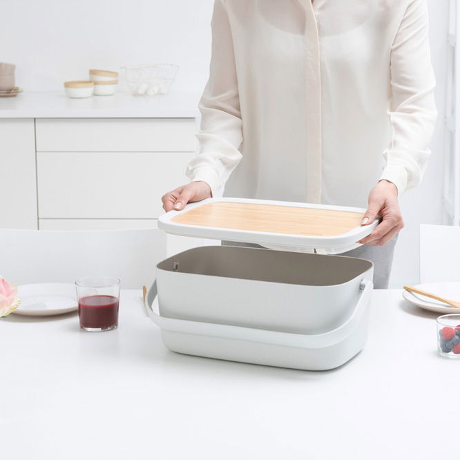BRABANTIA Nic Chlebník 39,5 x 25,5 cm sivý - plastový chlebník s doskou na krájanie