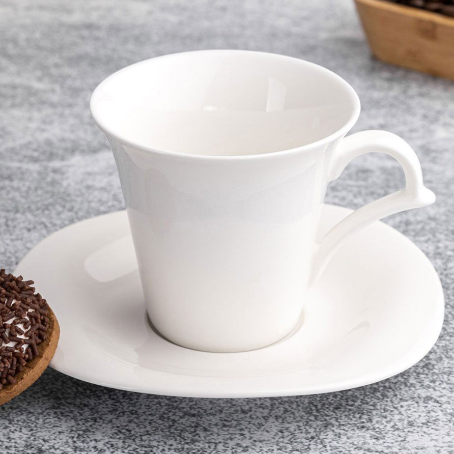 Porcelánové šálky na kávu a čaj s tanierikmi FLORINA BELLA BIELE 220 ml 6 ks.