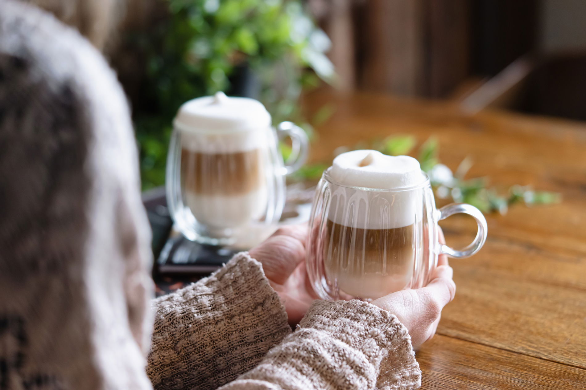 VIALLI DESIGN Tulip 250 ml 2 ks - termické sklenice na latte s dvojitými sklenenými stenami
