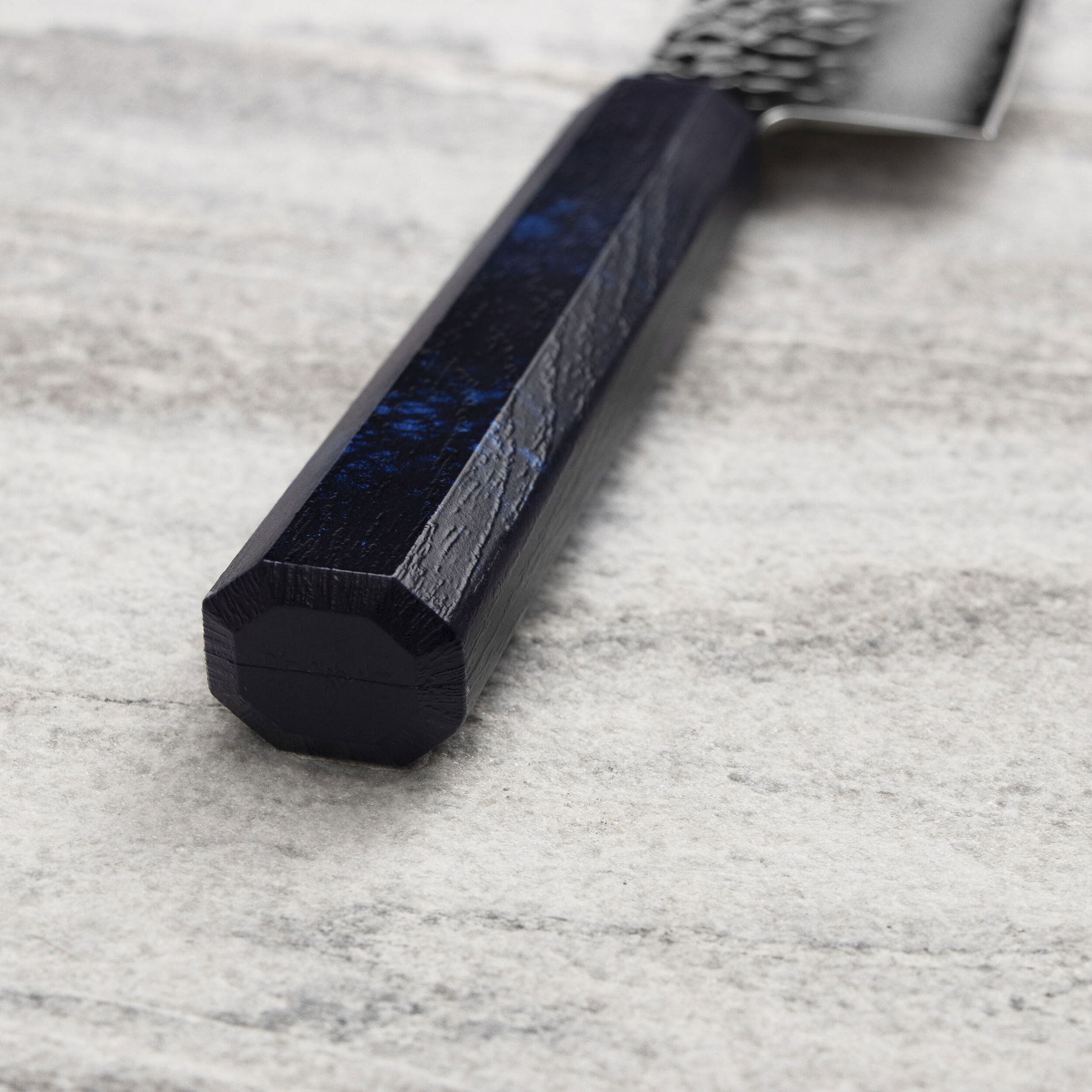 SAKAI TAKAYUKI Nanairo Blue 17 cm - japonský nůž Santoku z damascénské oceli
