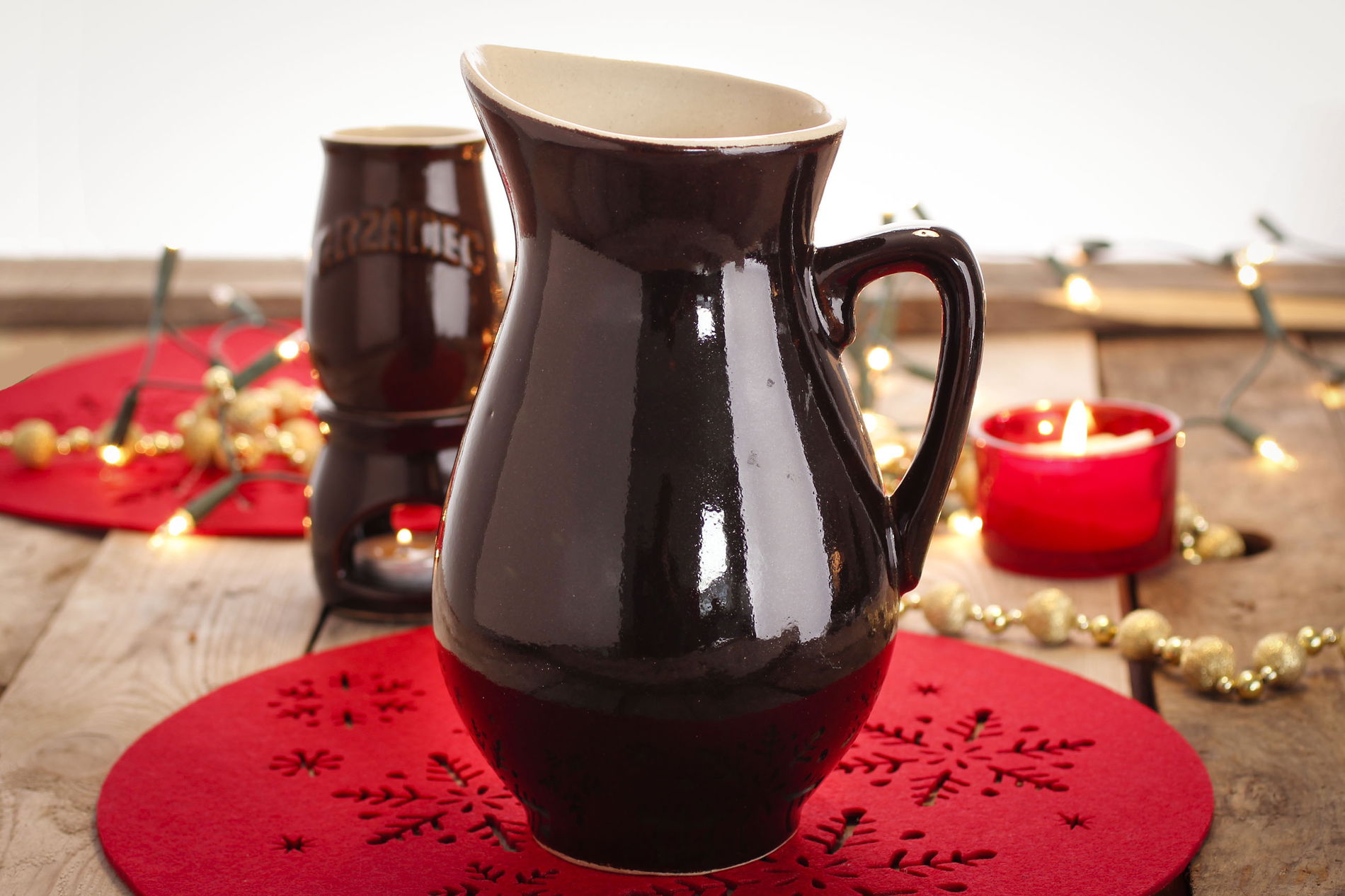 Hnědý kameninový džbán na svařené víno 1,5 l