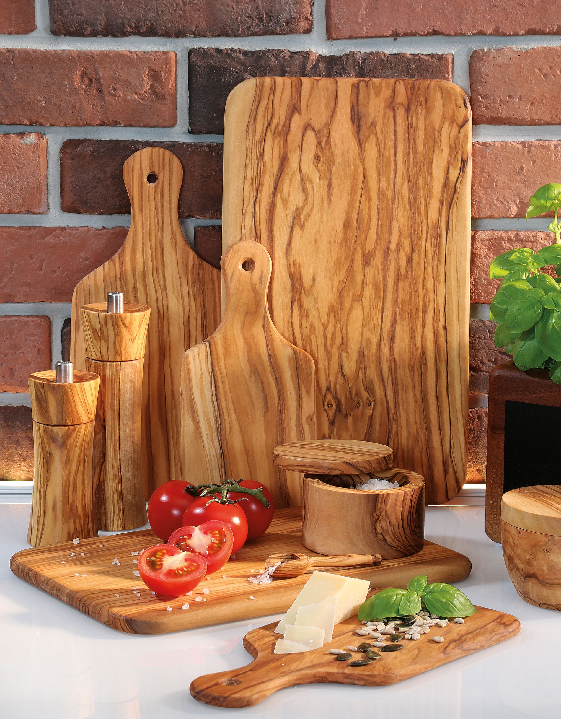 ZASSENHAUS Olive - dřevěný zásobník na sůl
