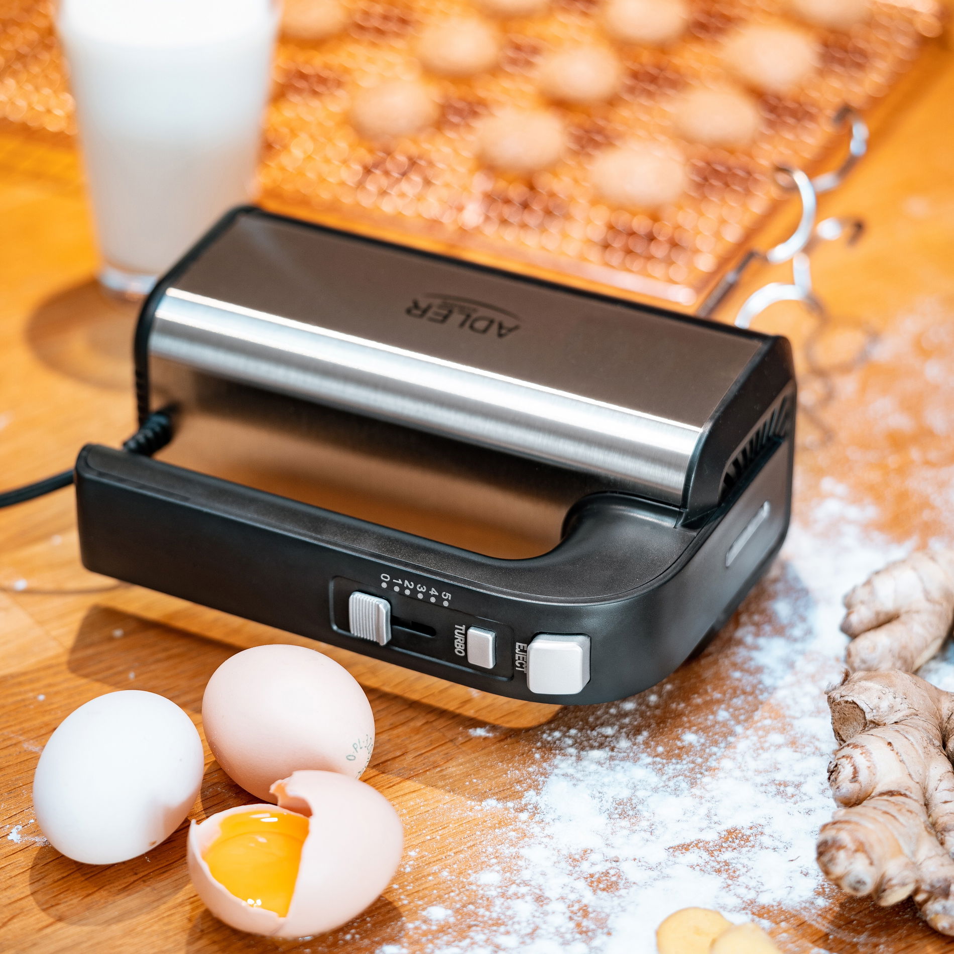 ADLER AD 4225 800 W - ruční kuchyňský mixér
