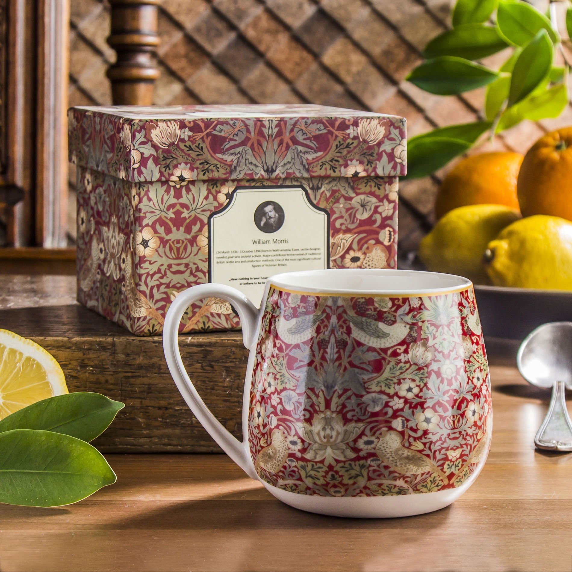 Porcelánový hrnček DUO ART GALLERY STRAWBERRY THIEF RED od WILLIAM MORRIS 430 ml