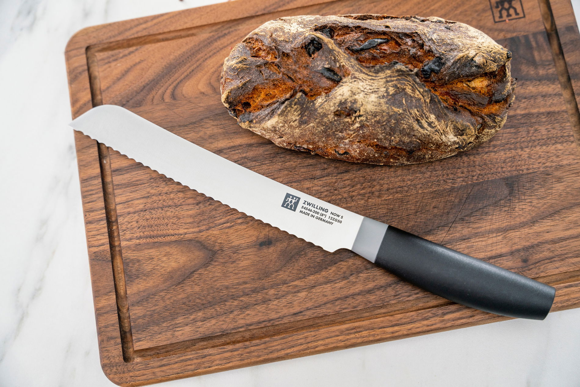 ZWILLING Now S 20 cm - nôž na chlieb z nehrdzavejúcej ocele