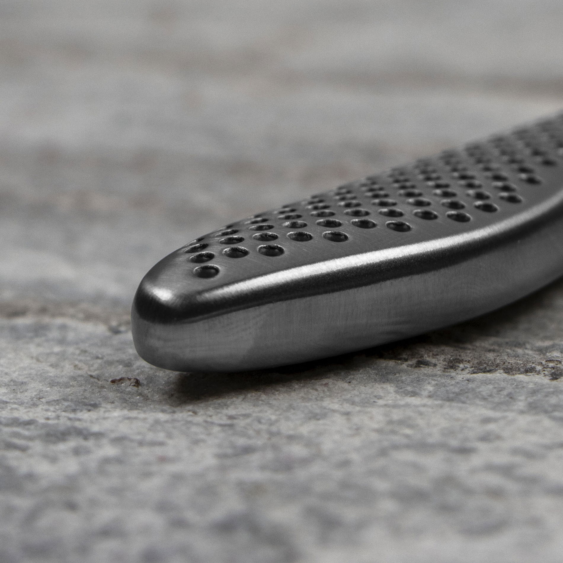GLOBAL GS-57 11 cm - nóż japoński Santoku ze stali nierdzewnej