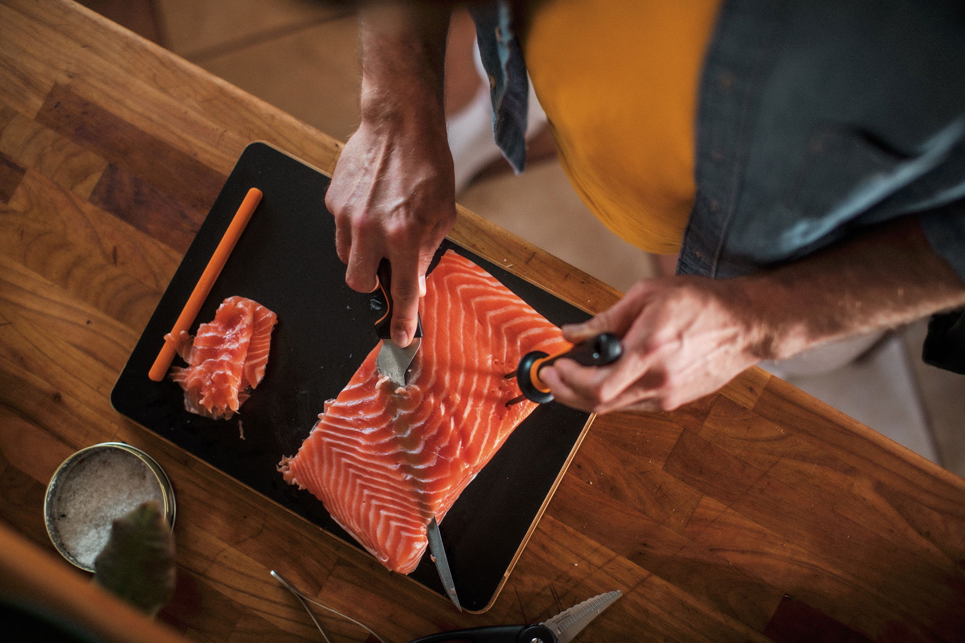 FISKARS Functional Form 22 cm černý - nůž na filetování ryb z nerezové oceli