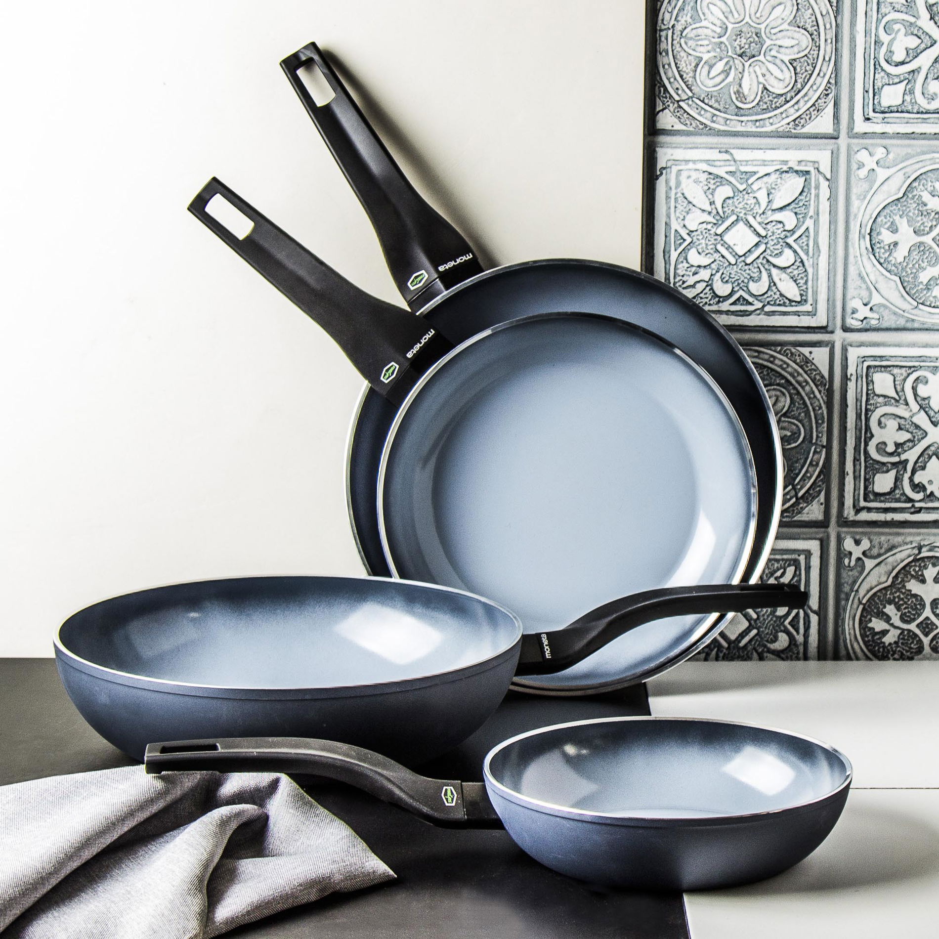 MONETA Aria Finegress šedá 28 cm - keramická pánev wok