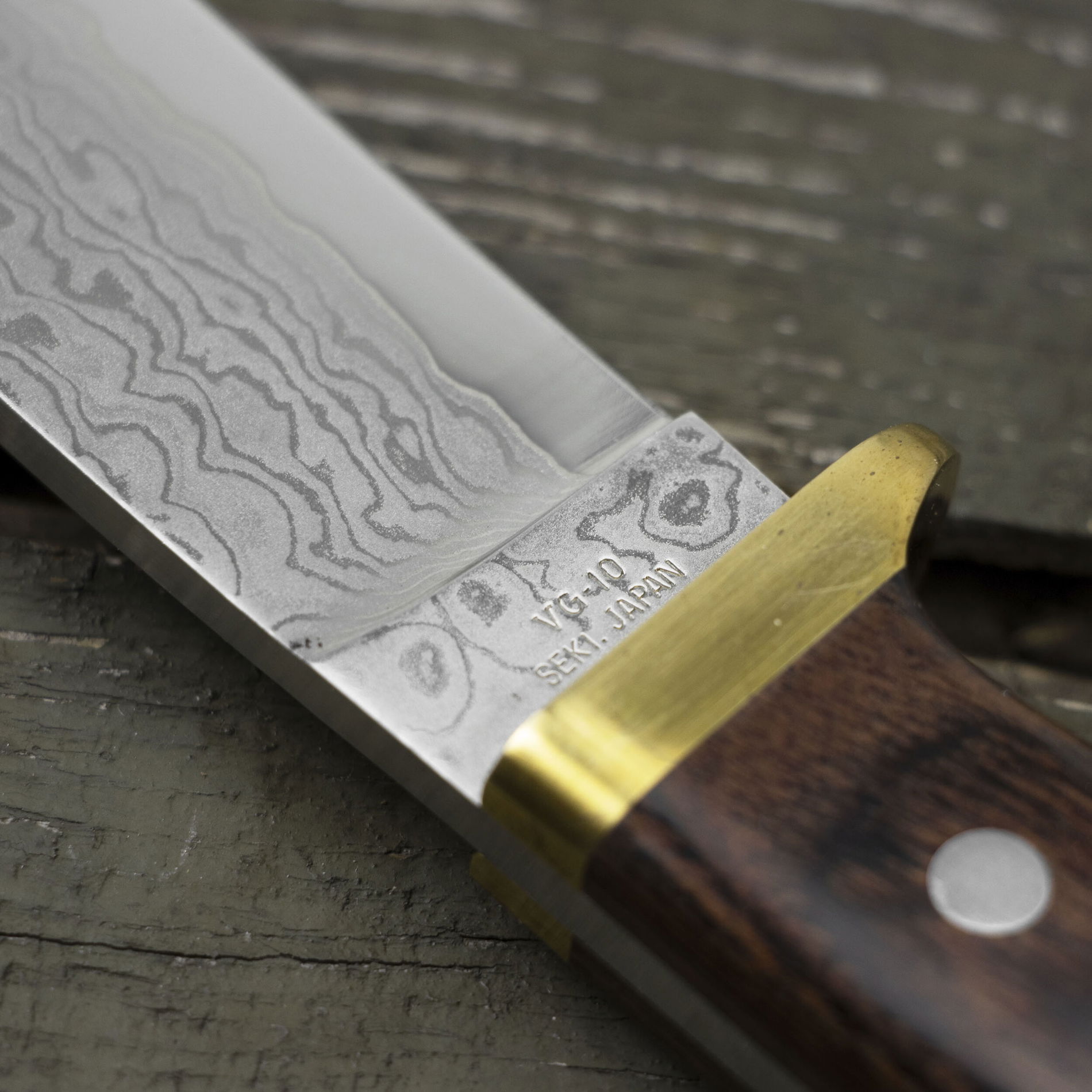 KANETSUNE SEKI Subaru Drop Point 10 cm - japoński nóż survivalowy ze stali nierdzewnej w etui / pochwie
