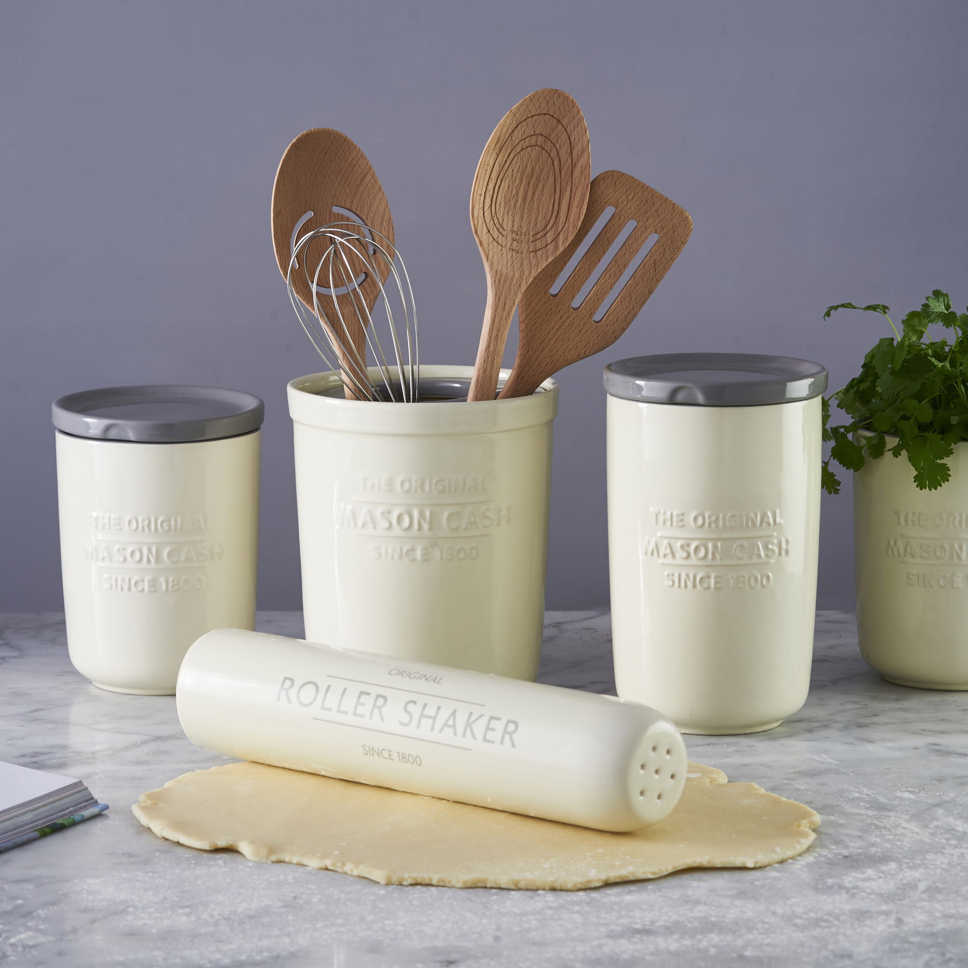 MASON CASH Innovative Kitchen biely - keramický držiak na kuchynské pomôcky