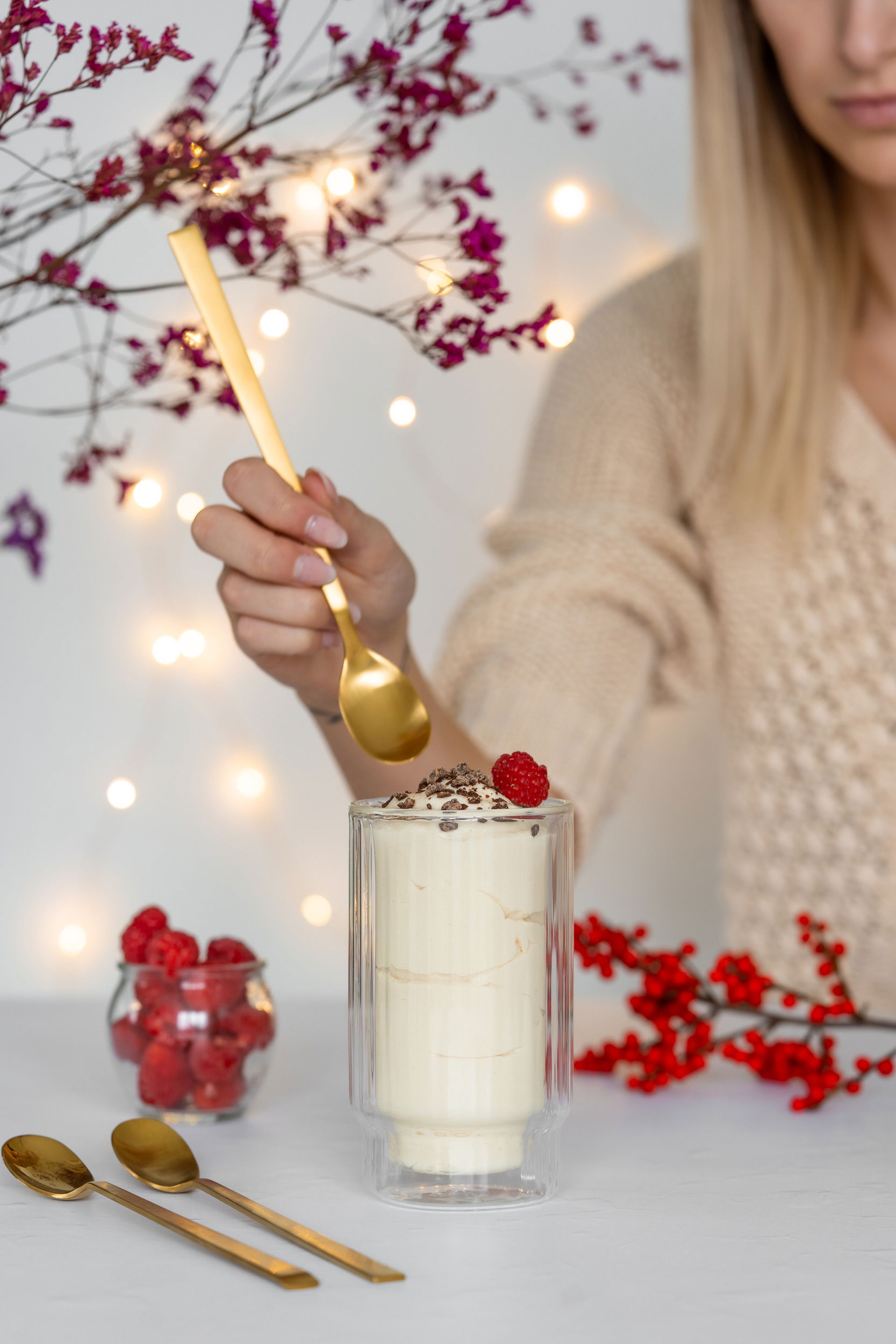 Nerezová, koktejlová lžička na kávu latté a zmrzlinu VITA ZLATÁ 21 cm