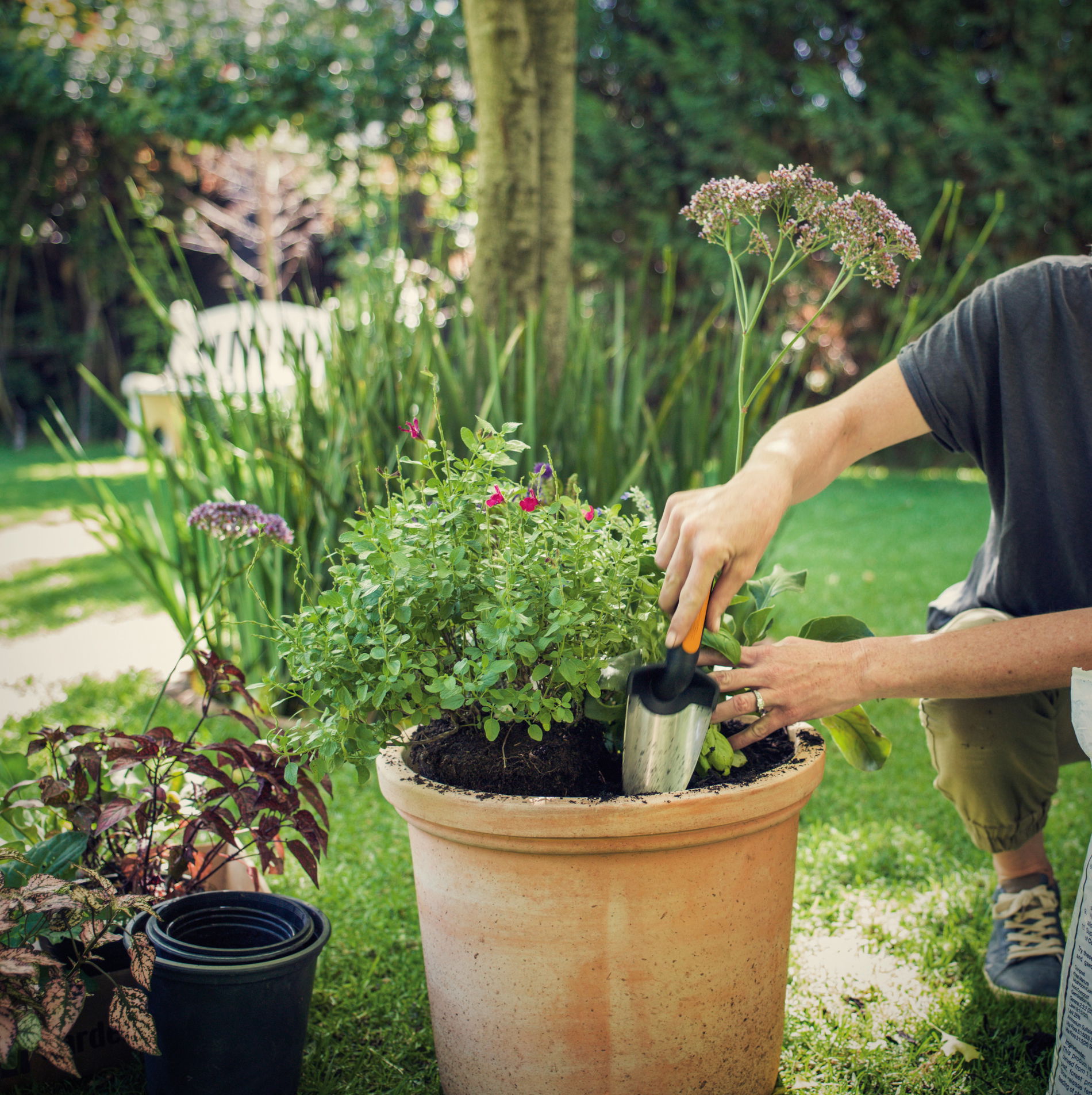 FISKARS Premium Planters Small čierna - oceľová záhradná lopatka