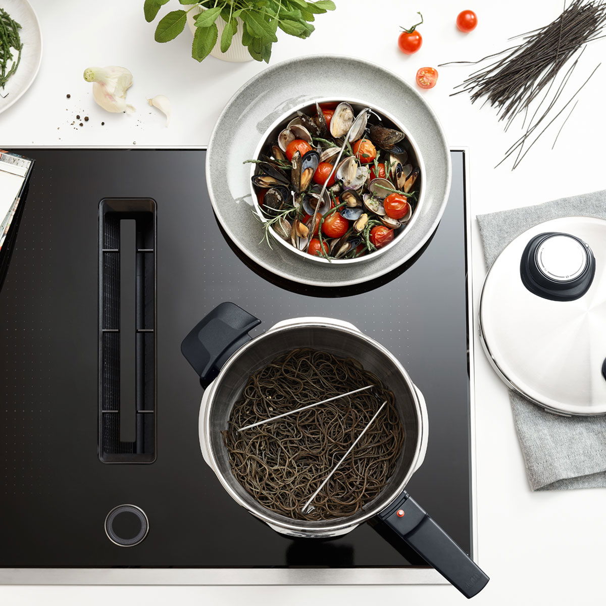 FISSLER Vitavit Premium 8 l - tlakový hrnec s vložkou pro vaření na páře z nerezové oceli