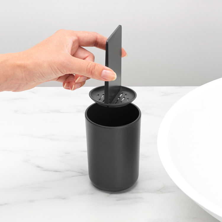 BRABANTIA ReNew tmavě šedý – plastový kelímek na kartáčky do koupelny