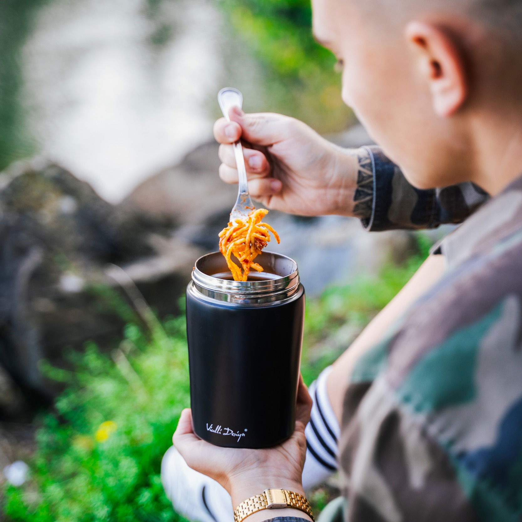 VIALLI DESIGN Fuori 0,5 l grafitová – nerezová termoska na potraviny
