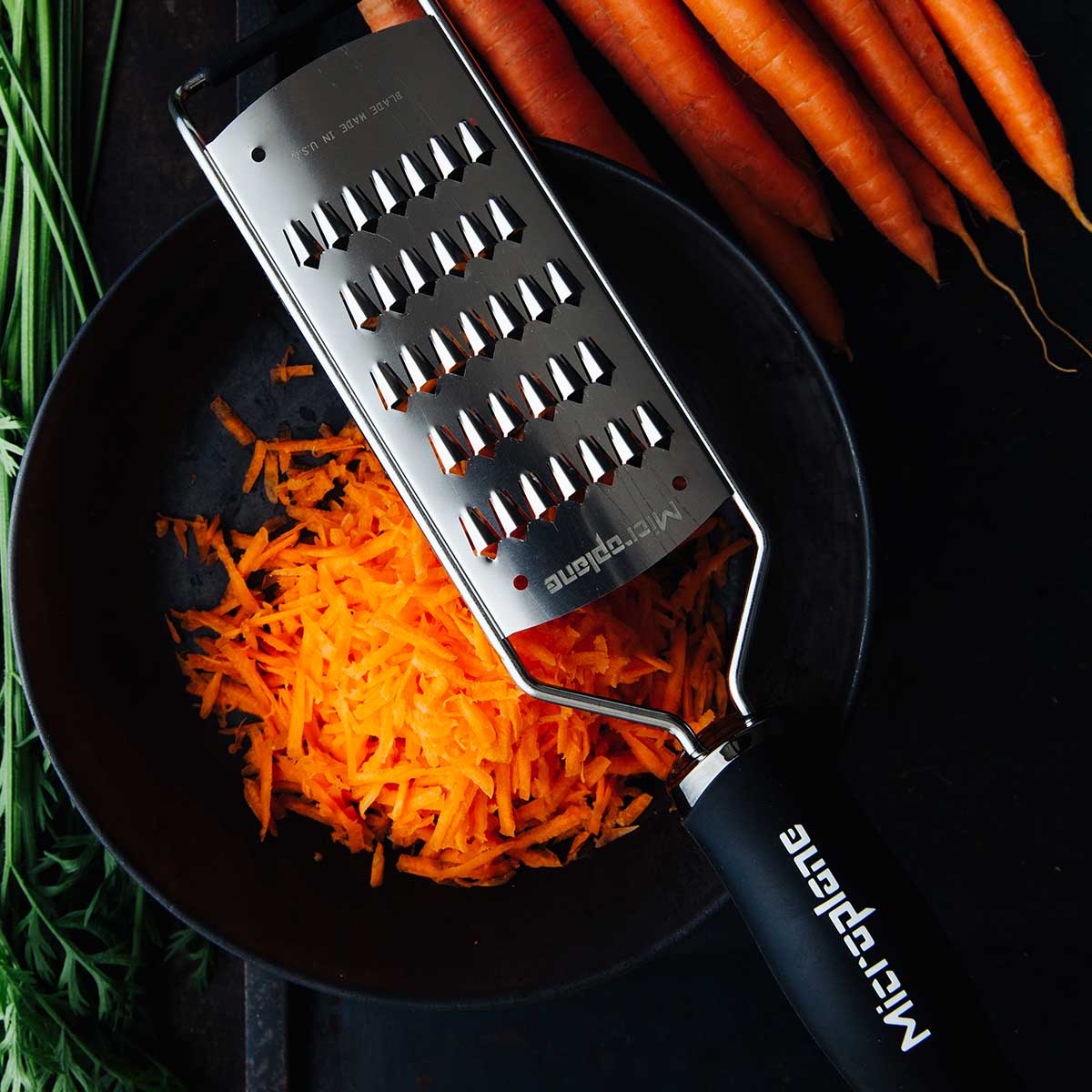 MICROPLANE Gourmet Fine Julienne 30,5 cm - nerezové ruční struhadlo na zeleninu a sýr