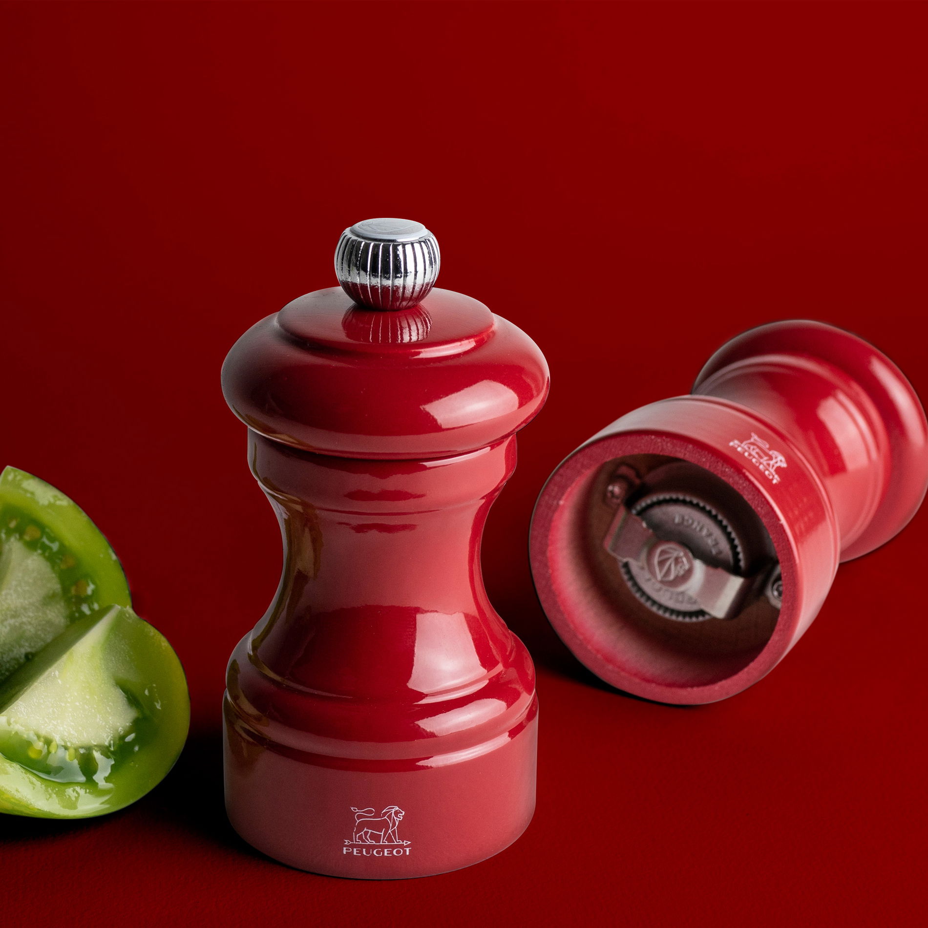 PEUGEOT Bistroma Red Passion 10 cm tmavě červená - dřevěný ruční mlýnek na sůl