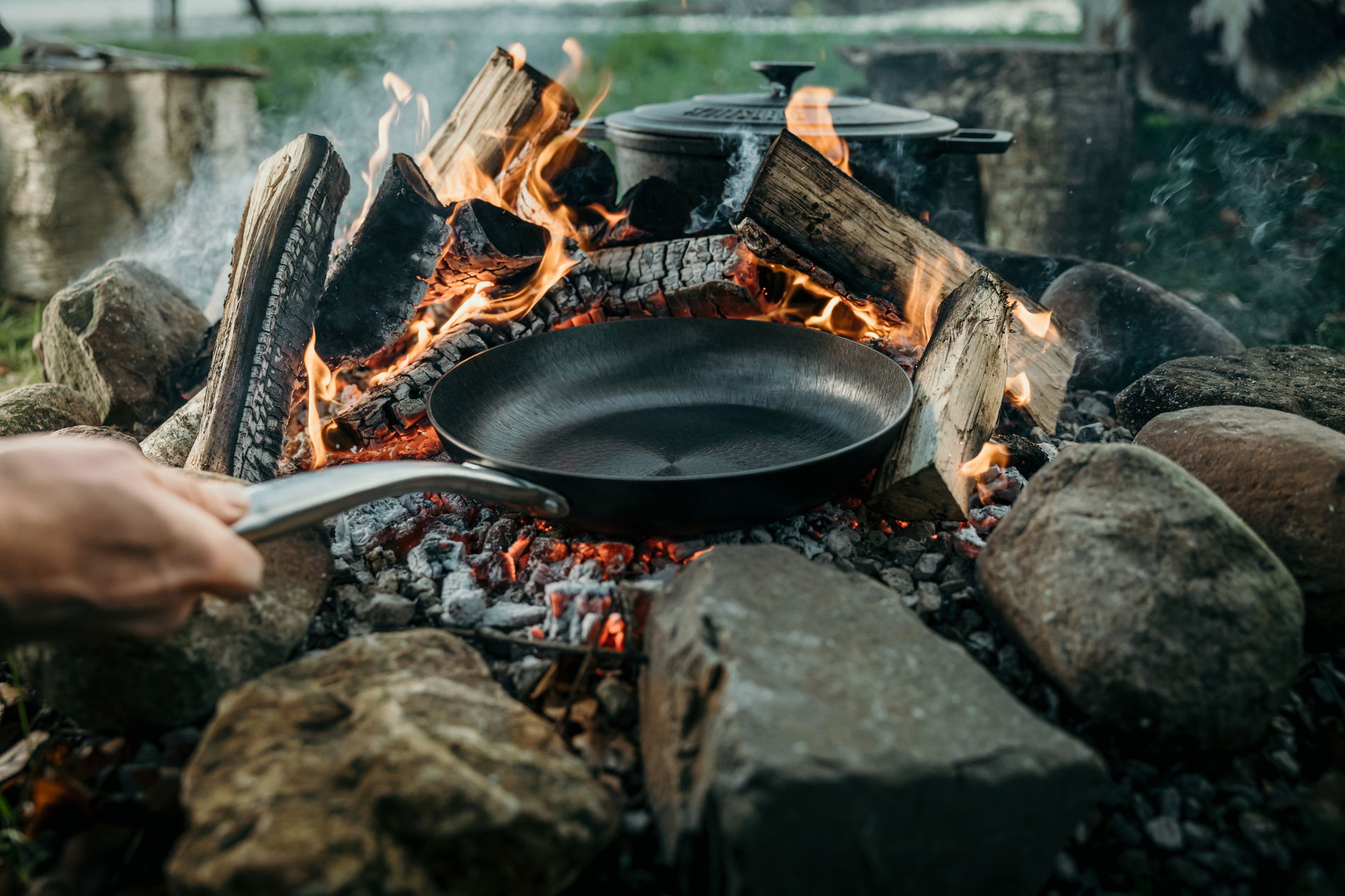 SKOTTSBERG Cast Iron 2 szt. - zestaw patelni żeliwnych na ognisko nieprzywierających